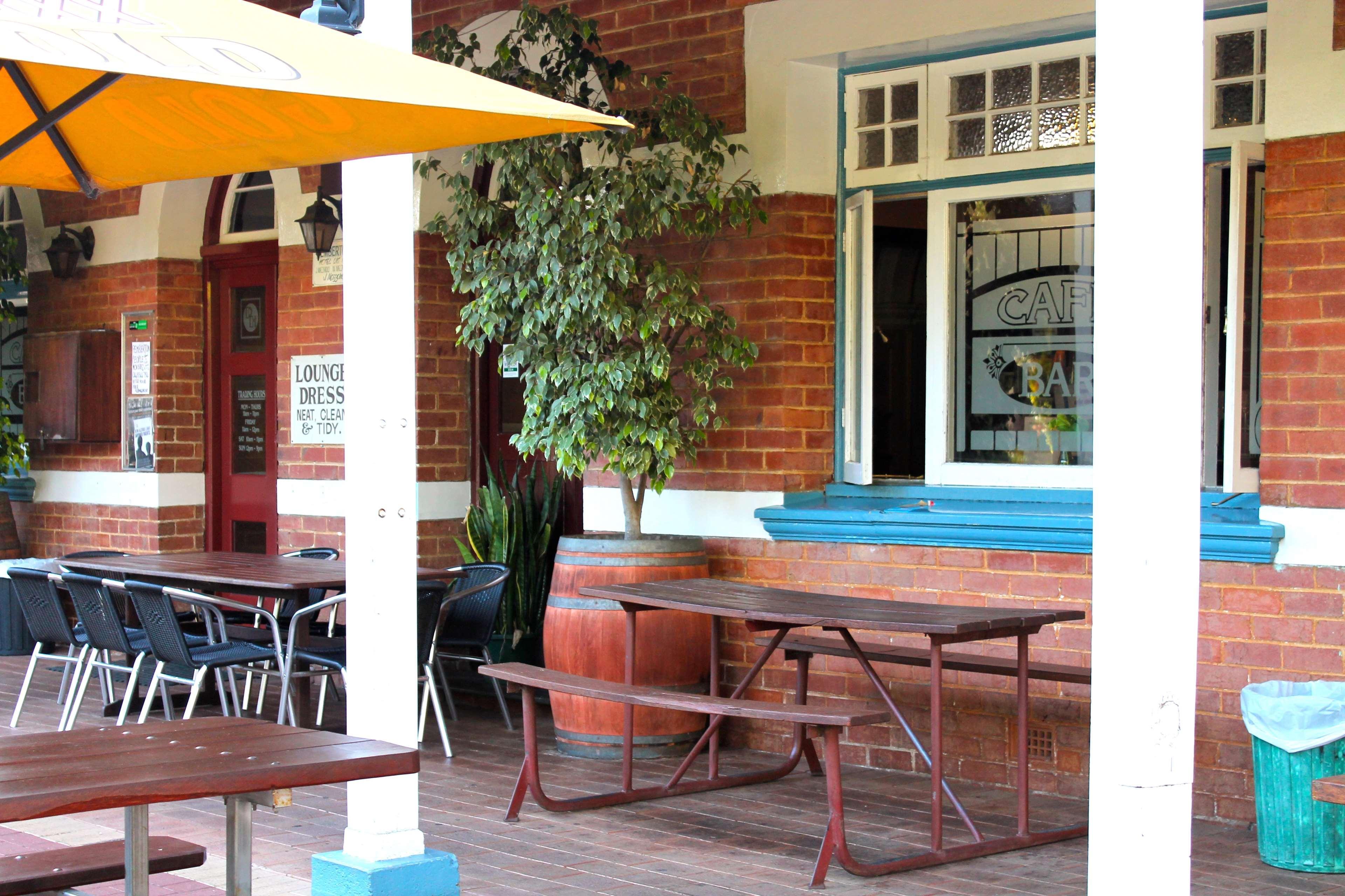 Best Western Pemberton Hotel Exterior foto